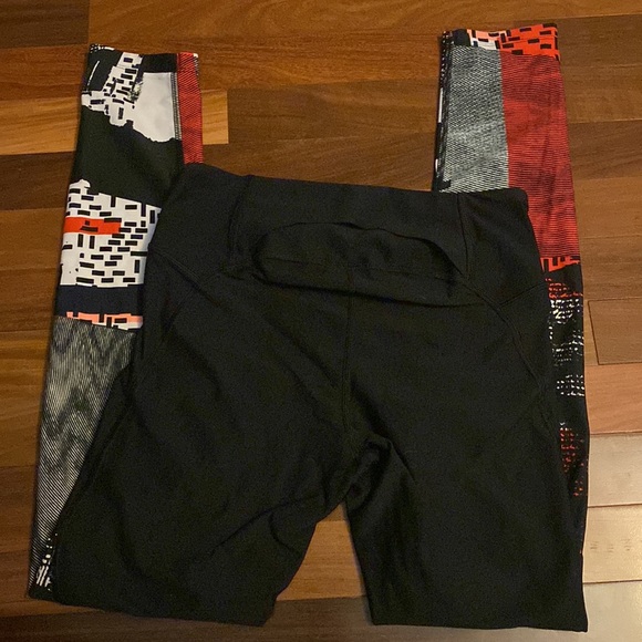 Under Armour leggings. - Picture 3 of 3